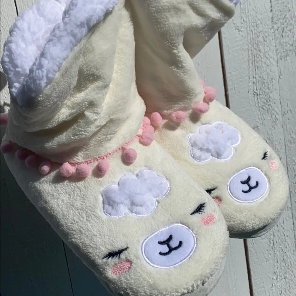 Llama slipper booties